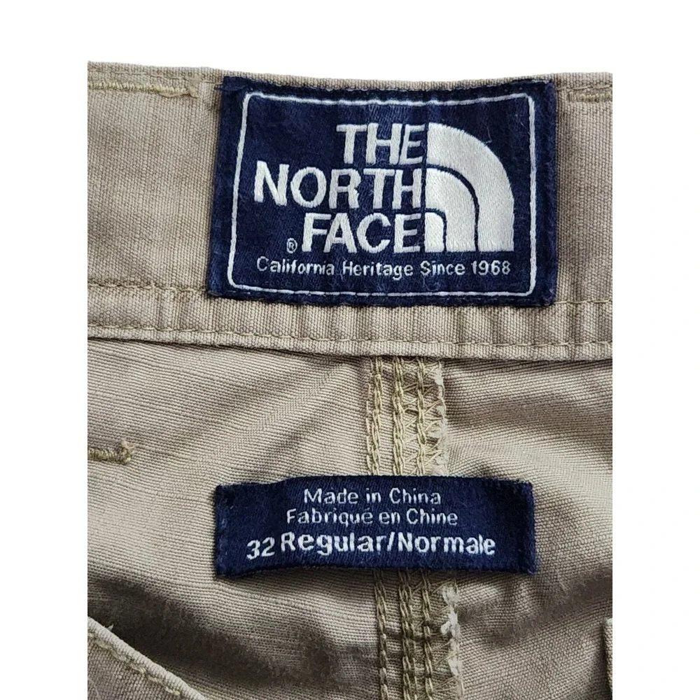 The North Face Cargo Shorts Men's 32x10 Plaid Beige Tan Hiking Outdoor